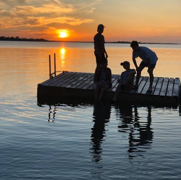 Meet your Posher, Wilson - Picture 1 of 1